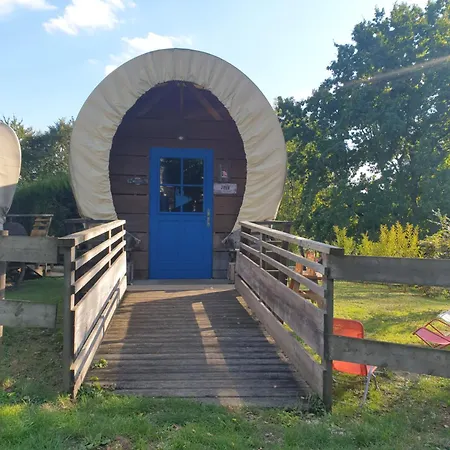 埃唐斯杜姆林露营地 Suzy