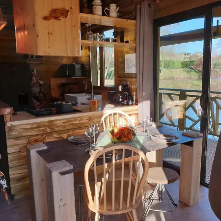 埃唐斯杜姆林露营地 Suzy